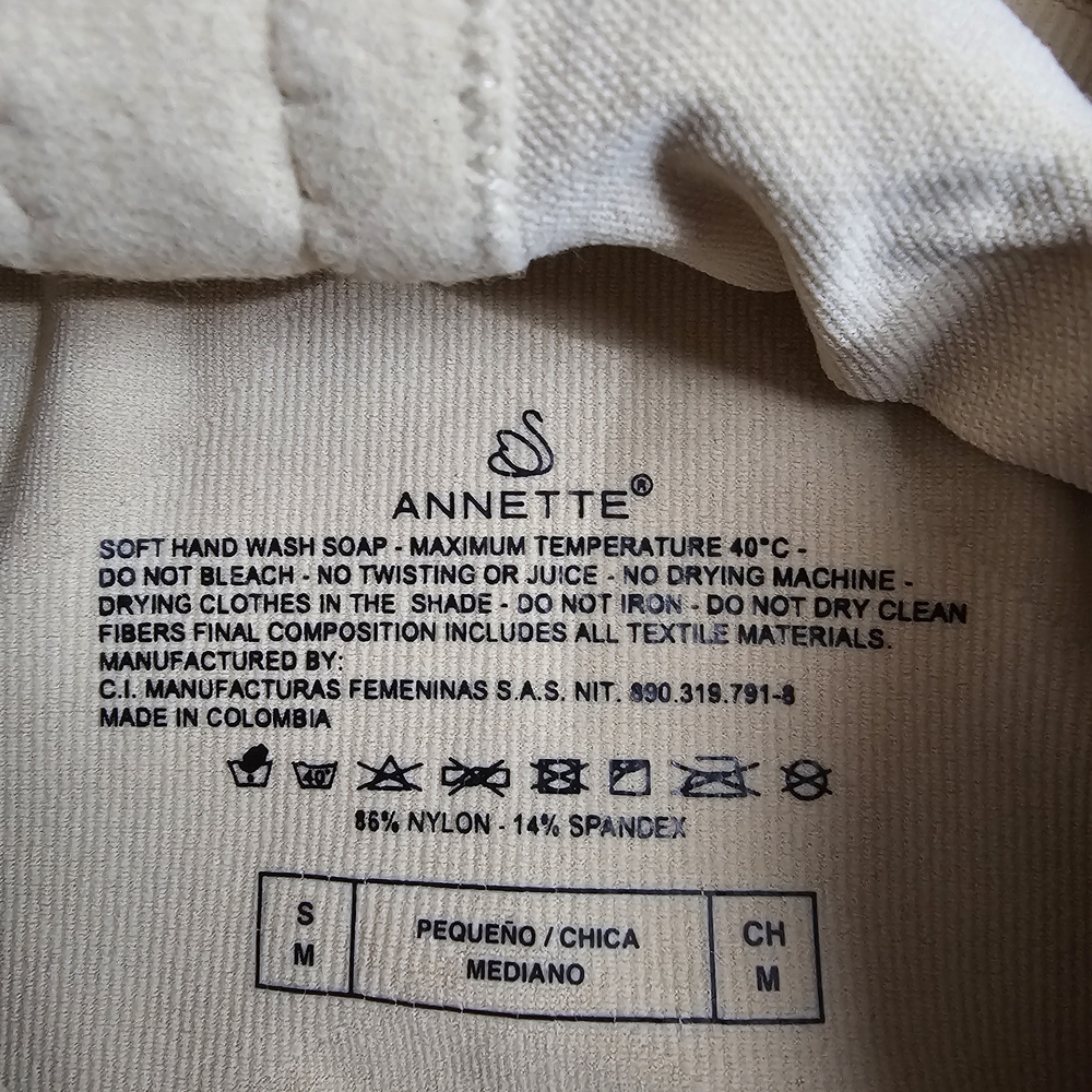 Annette Seamless Beige Sports Bra Size Medium NWT - Picture 3 of 4